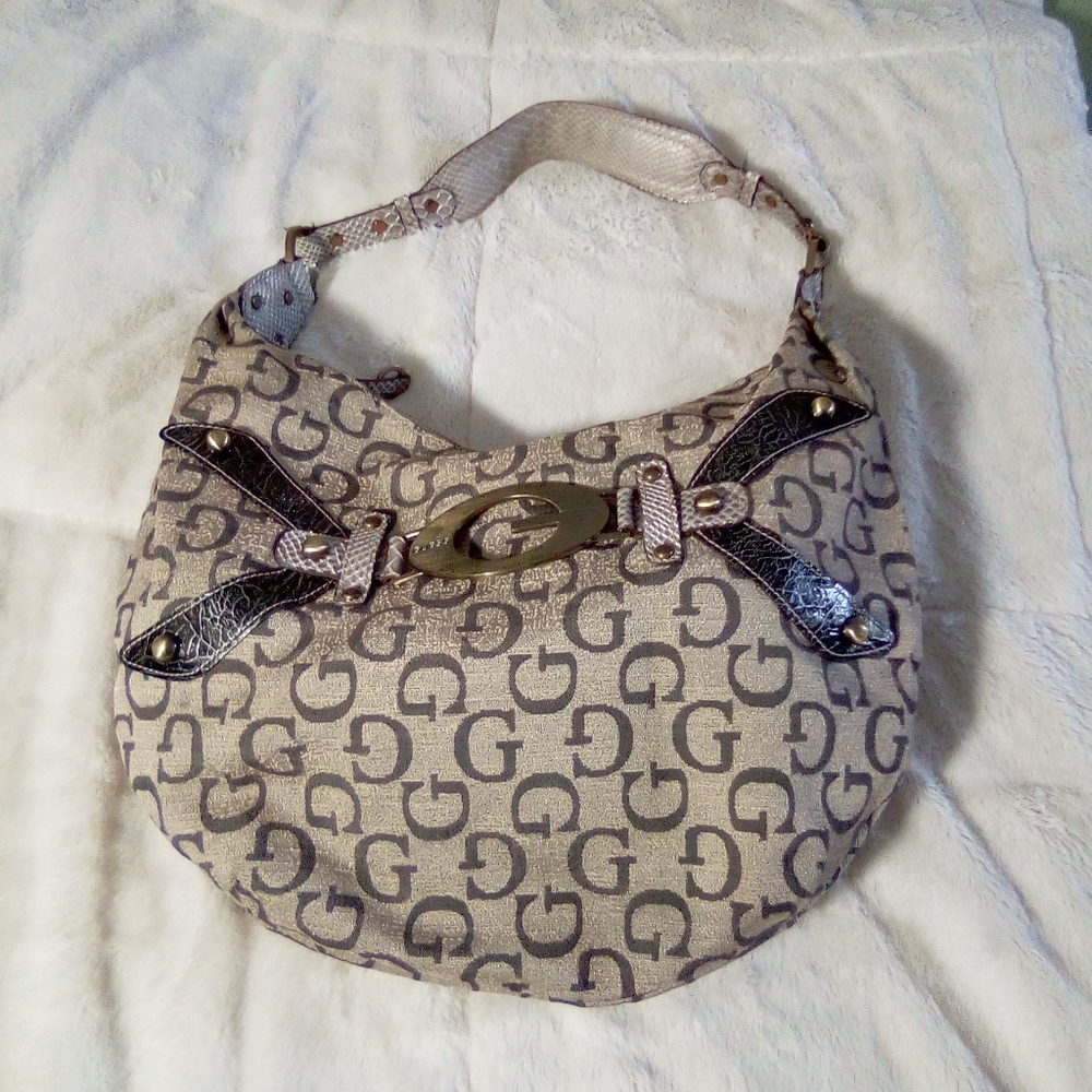 Hang bag Guess  color brwon cream